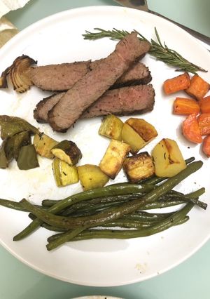 A picture of Ladies rump steak with roasted vegetables.