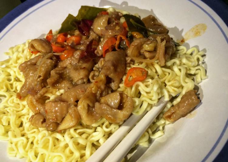 Mie Gepeng Siram Kulit Saus Mentega