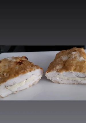 Una foto de Cordón blue con pollo y queso 🧀