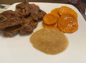Una foto de Carne de puerco en Cola-Cola de la Tía Diana