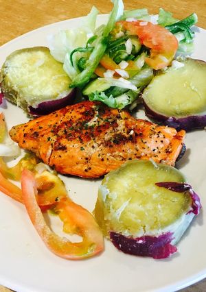 A picture of Salmon and sweet potato.