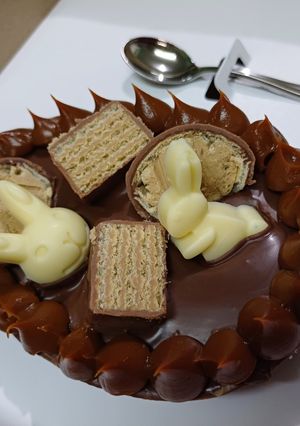 Una foto de Huevo de Pascua relleno con pasta de maní