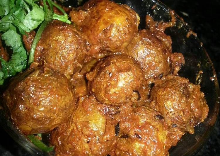 Step-by-Step Guide to Prepare Blends Chilke wale chote aloo (baby potatoes)

