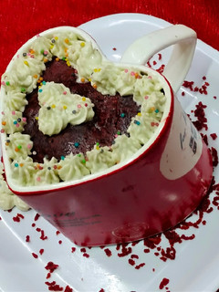 रेड वेल्वेट मग केक(Red velvet mug cake recipe in Hindi रेसिपी मुख्य फोटो
