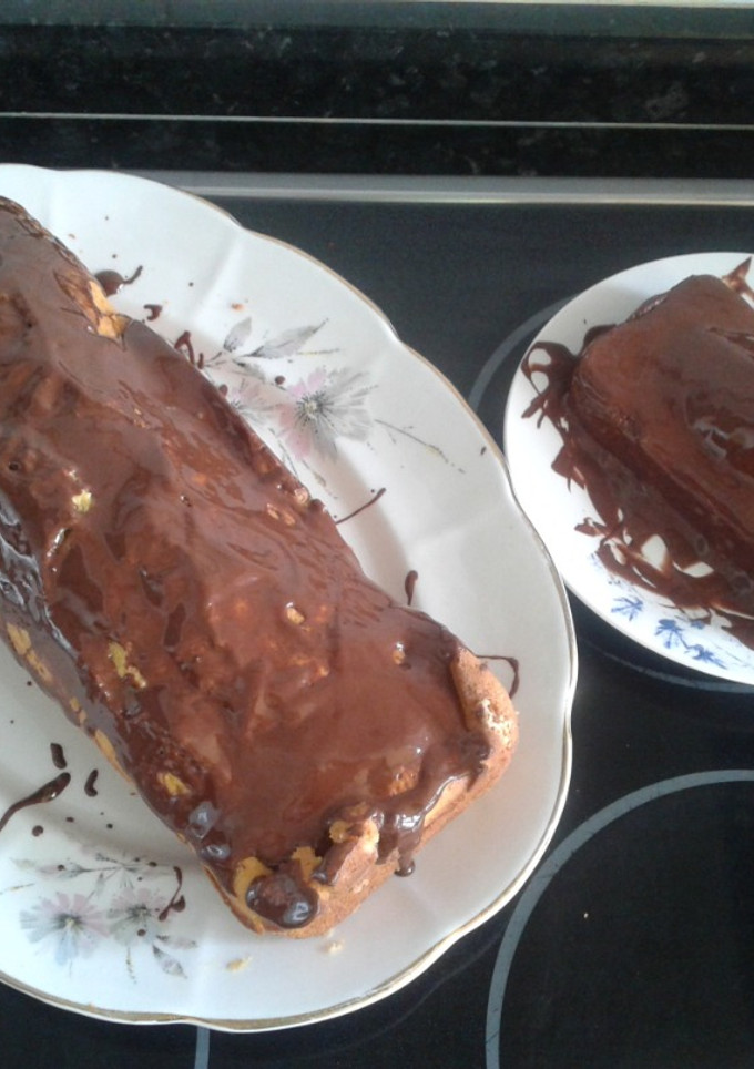 Una foto de Bizcocho de zanahoria con cobertura de chocolate