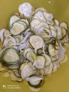 Szeletelt savanyú uborka recept fotója
