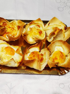 Una foto de Aperitivo de huevo con jamón dulce