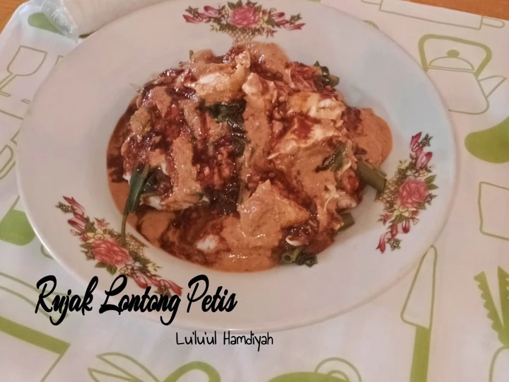 Langkah Gampang Menyiapkan Resep Rujak Lontong Petis yang Uenak Anti Ribet, Mantap