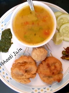 राजस्थानी दाल बाटी (rajasthani dal bati recipe in Hindi) रेसिपी मुख्य फोटो