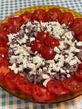 Salade de betteraves et tomates à la feta et oignon rouge