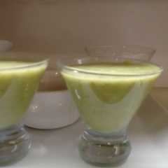 Una foto de Cóctel de Aguacate y ginebra o tequila