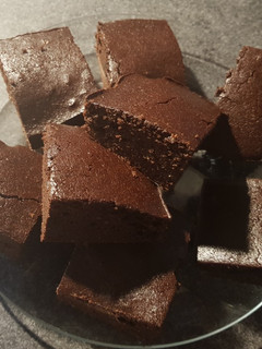 Una foto de Brownie con sobras de leche de almendras