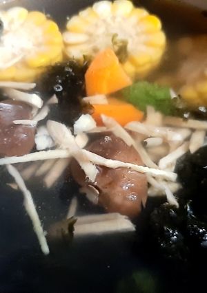 Hình của món Canh rong biển ngũ sắc.