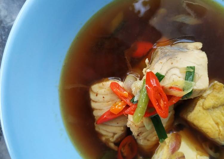 Cara Bikin Semur ikan tahu bawang daun yang Lezat Sekali