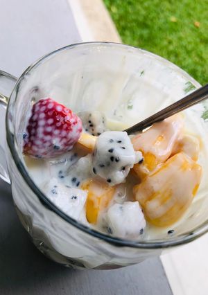 Hình của món Trái cây dầm sữa chua.