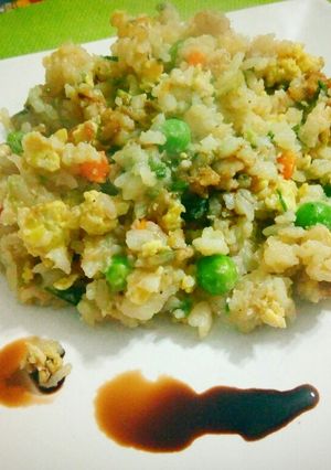 Una foto de Arroz primavera a mi manera