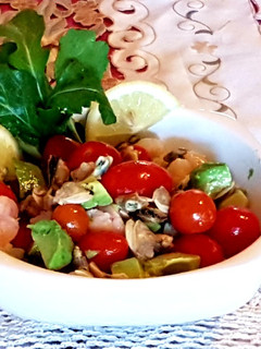 Una foto de Frutos de mar: ¡ensalada fresca!