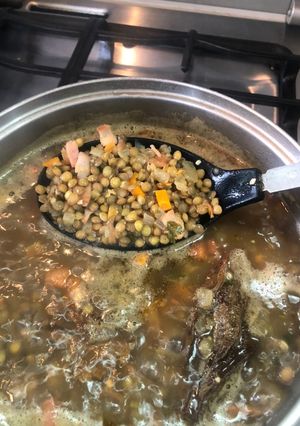 Una foto de Caldo de lentejas a la Sonorens