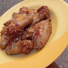 Spicy chicken wings A picture of Spicy chicken wings.