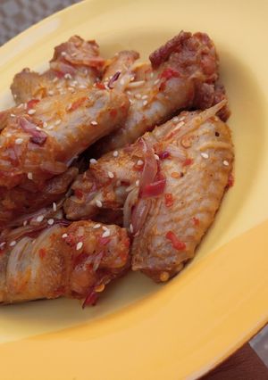A picture of Spicy chicken wings.