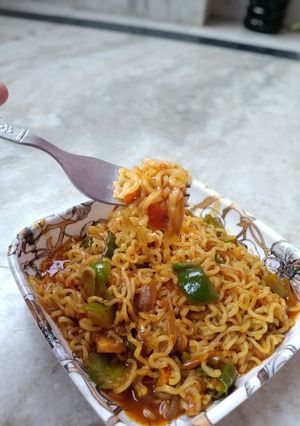 मसाला मैगी (masala maggi recipe in Hindi) रेसिपी मुख्य फोटो
