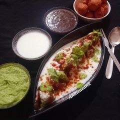 A picture of Dahi Bhalla.