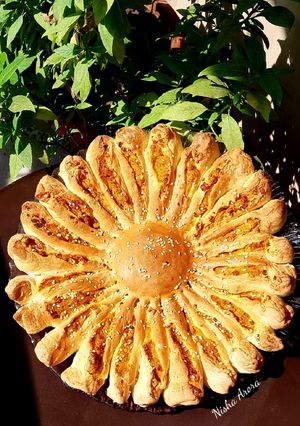 सनफ्लावर ब्रेड स्टफ्ड विथ चिकन (sunflower bread stuffed with chicken recipe in hindi) रेसिपी मुख्य फोटो