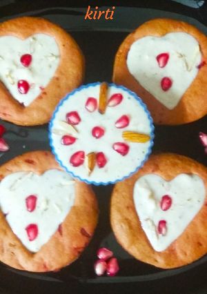 A picture of Baked beetroot Mathri with pomegranate Rabdi.