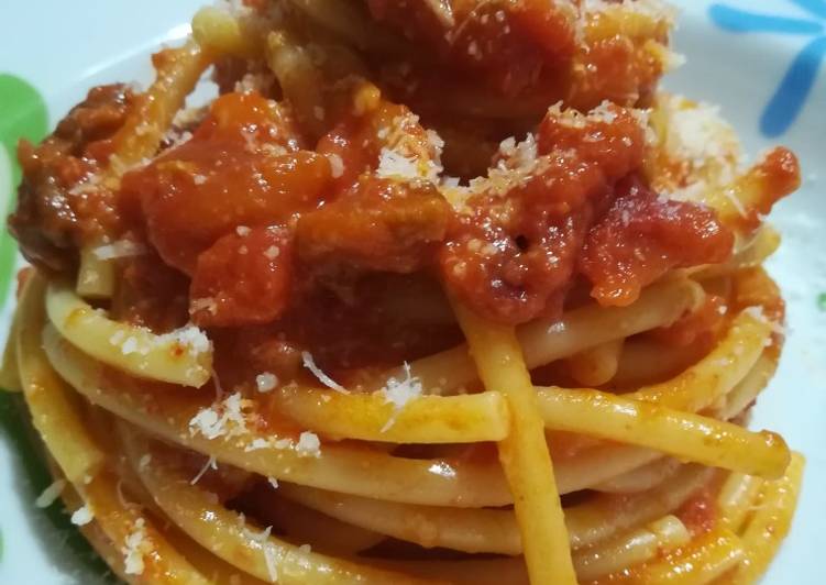 Step-by-Step Guide to Make Quick Bucatini all&#39;amatriciana