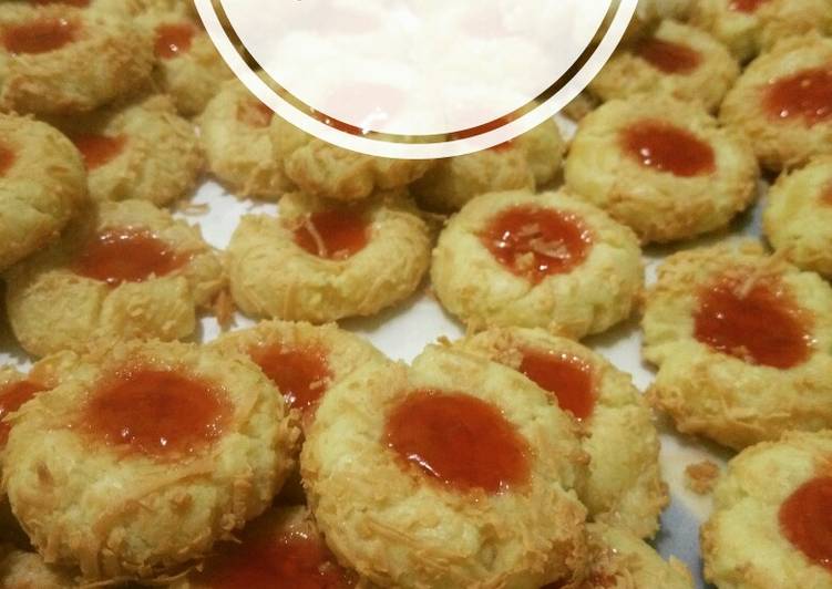 Resep Thumbprint keju strawberry Anti Gagal