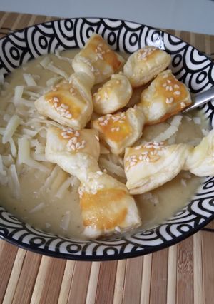 Csicseriborsó krémleves szezámmagos masnival recept fotója