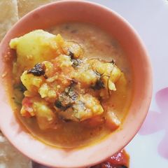 A picture of Aloo tamatar with kasoori methi.