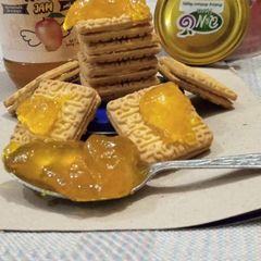 A picture of Creamy Biscuits jam bites.