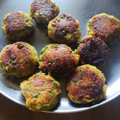 A picture of Veg and sprouts cutlet.