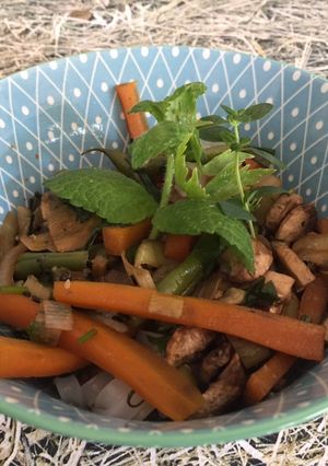 Zdjęcie przepisu Stir fry z makaronem ryżowym.