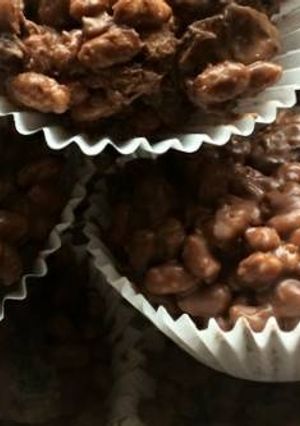 A picture of Rice Krispies Cakes.