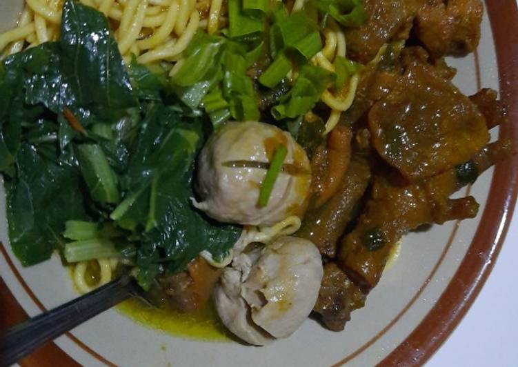 Resep Mi ayam ceker yang Bikin Ngiler