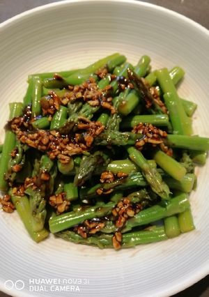 A picture of Sauteed Asparagus.