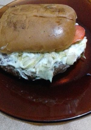 Una foto de Sándwich de hamburguesa casera!!!😊