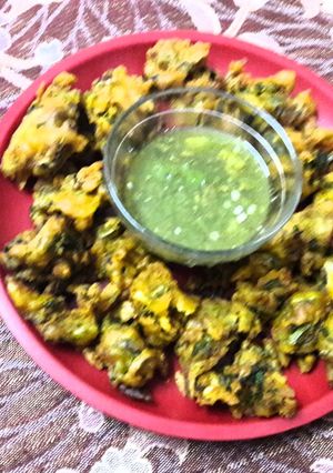 A picture of Mixed Pakoras.