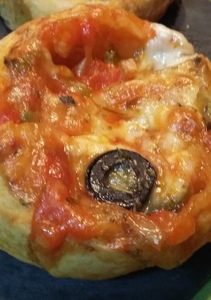 Foto principal de Pizza vegetal de atún enrollada 