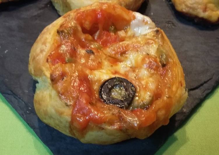 Pizza vegetal de atún enrollada