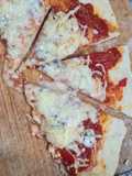 Pizza casera con 5 quesos