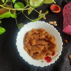 A picture of Wheat flour halwa.