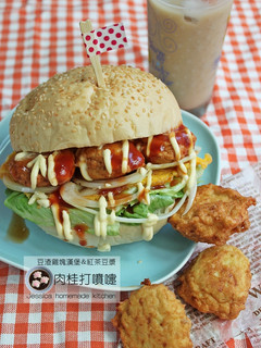 麥克雞塊豆渣堡&冰紅茶豆漿 的食譜成品照片