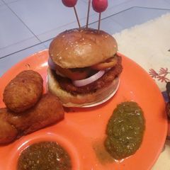 A picture of Baand kabab #iftar with huma 🍔.