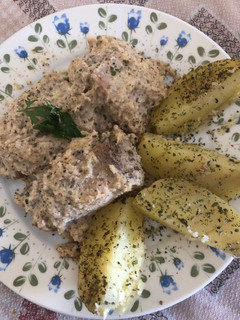 Una foto de 363. Bonito con salsa de almendras (principal pescado)