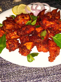 மொறு மொறு சிக்கன் (Chicken fry recipe in tamil) செய்முறை முக்கிய புகைப்படம்