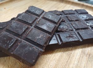 Una foto de Tableta de chocolate casera y saludable