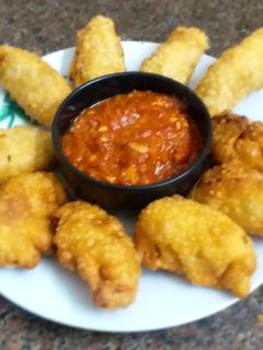 વેજ ફ્રાઈડ મોમોઝ (Veg fried momos in Gujarati રેસીપી મુખ્ય ફોટો